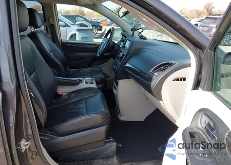 2016 Chrysler Town & Country Touring from USA, damaged, VIN 2C4RC1BG8GR149769